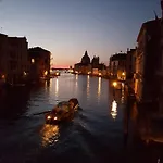 Lägenhet Ca Manzoni With Terrace Venedig