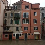 Ca Manzoni With Terrace Lägenhet
