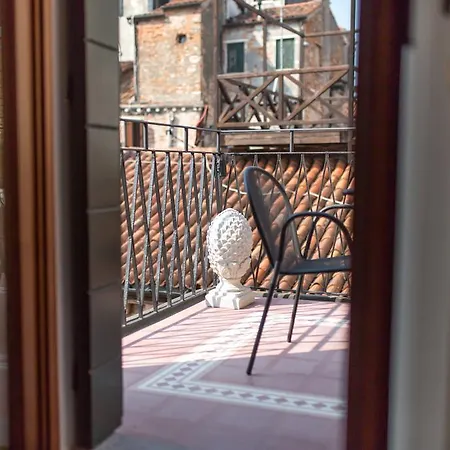 Ca Manzoni With Terrace Apartmán *